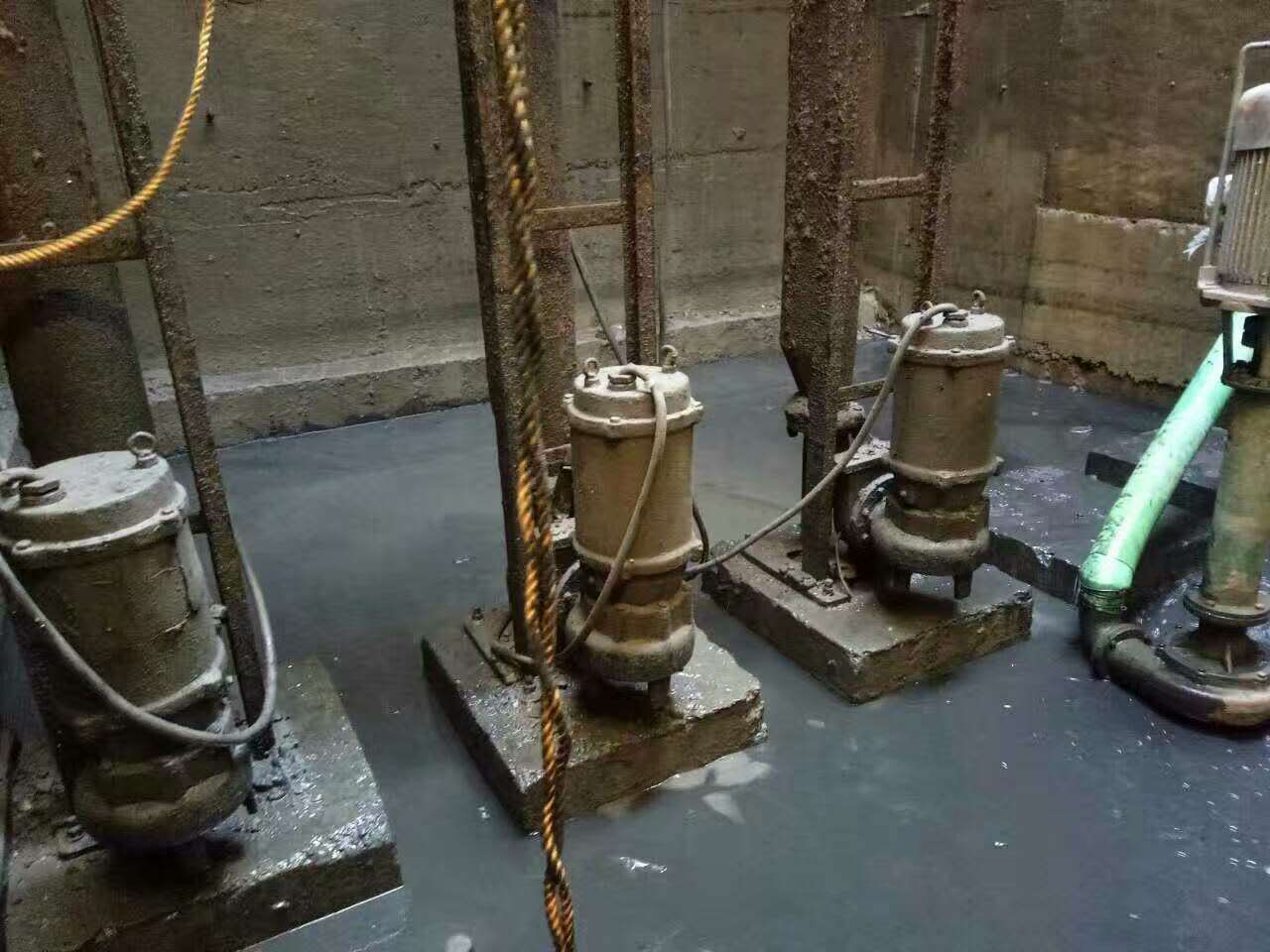 永仁污水池清理